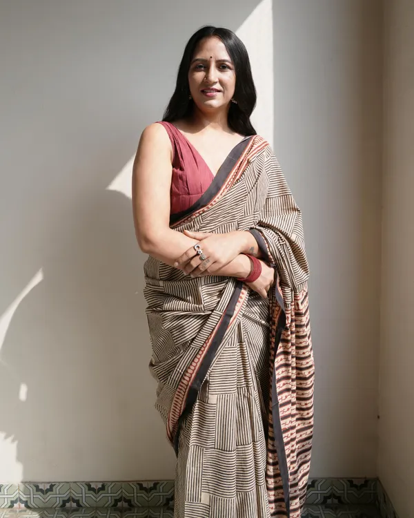 Black_Cotton_Silli_Print_Mul_Saree_With_Tassels_For_Women